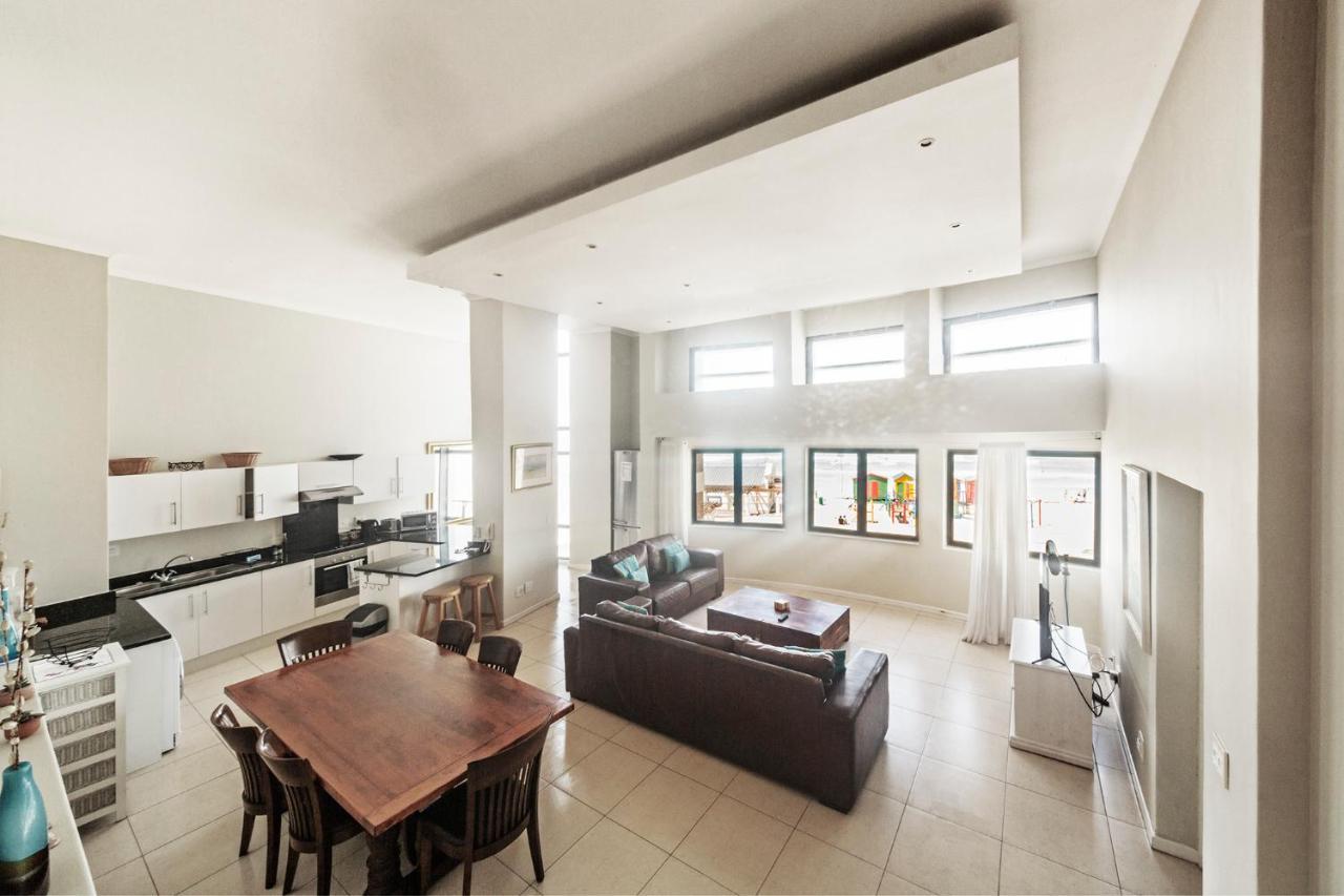Surferscorner Self Catering Apartments Muizenberg Eksteriør billede