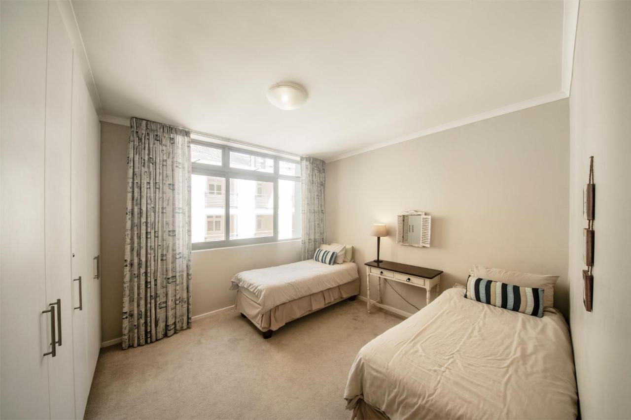 Surferscorner Self Catering Apartments Muizenberg Eksteriør billede