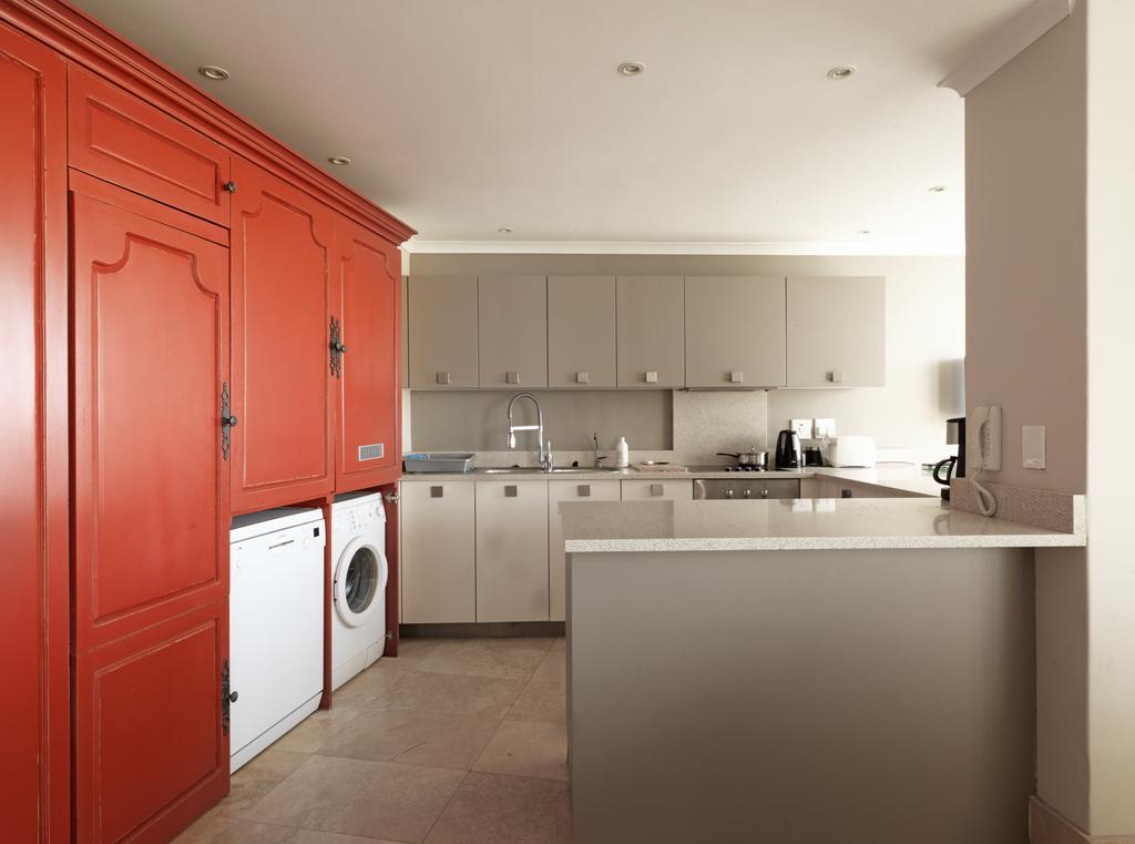 Surferscorner Self Catering Apartments Muizenberg Eksteriør billede